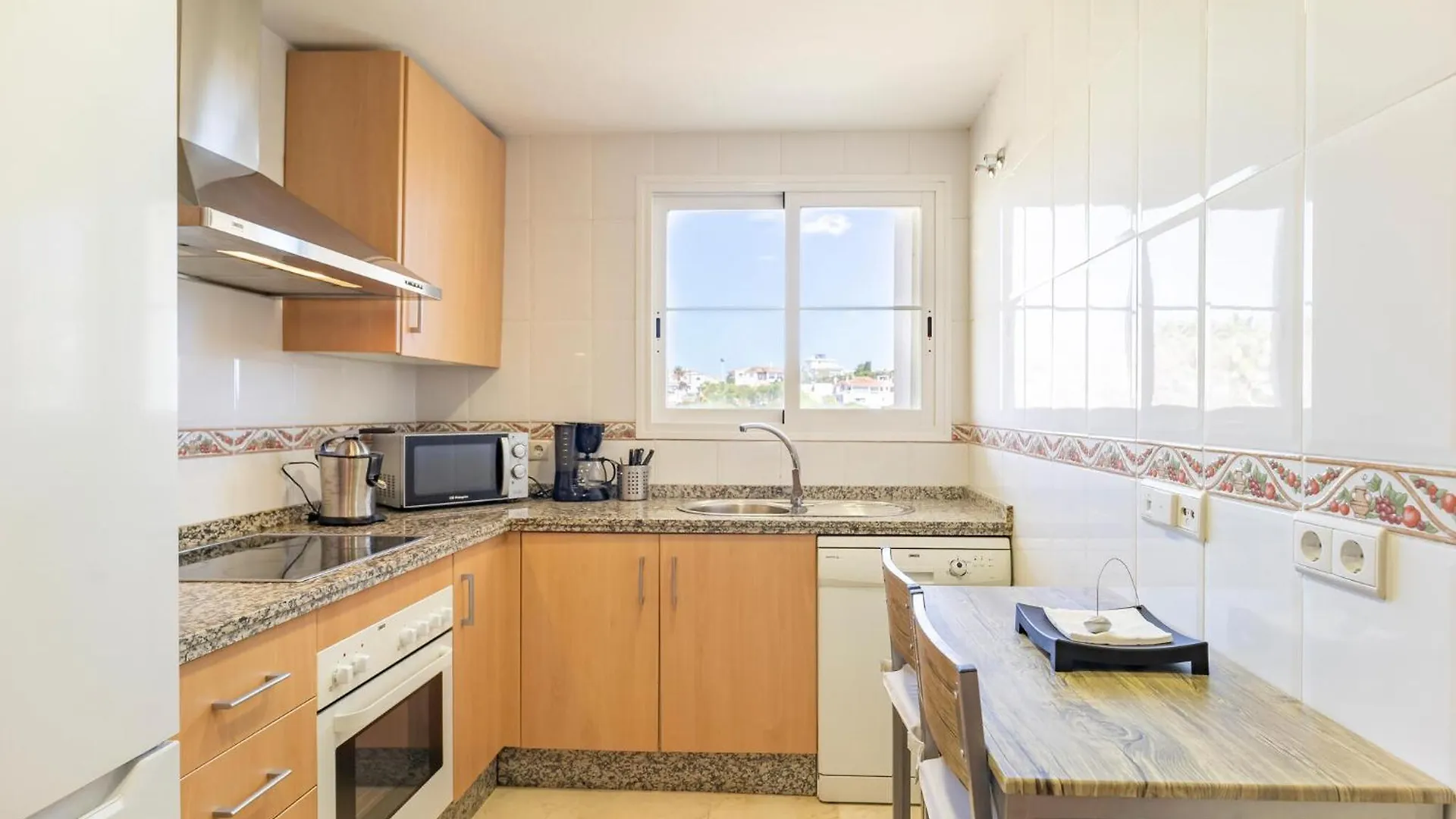 Nice Apartment In Benalmadena With Kitchen 0*,  Spanje