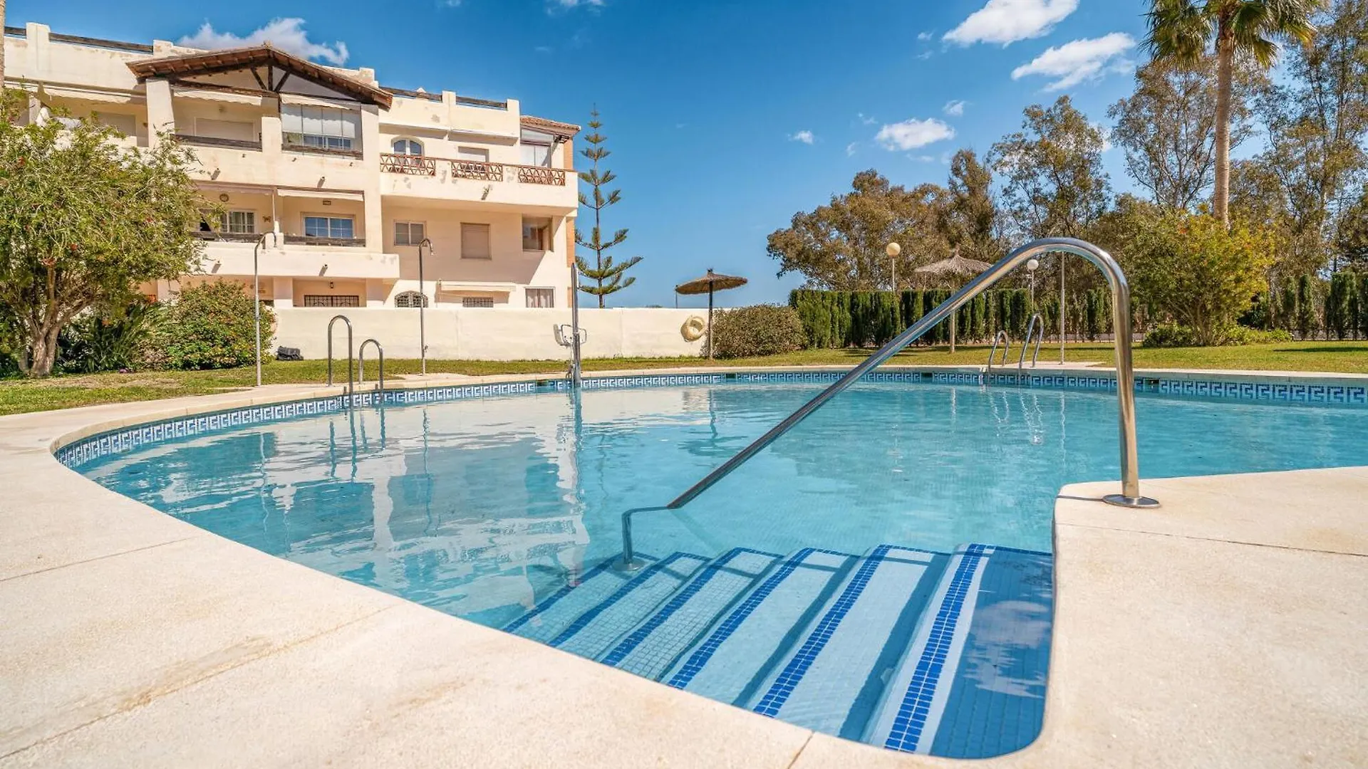 Nice Apartment In Benalmadena With Kitchen